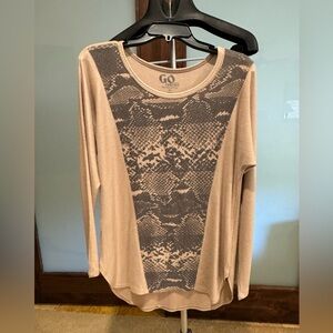 Soft women sweater size M